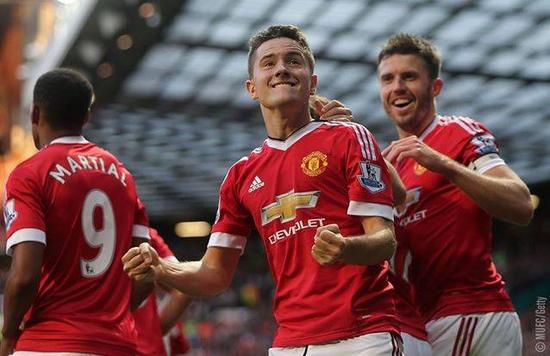 的争夺中表 的争夺中表